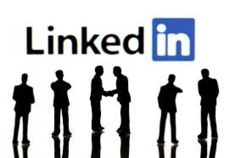 Ben, linkedin de yeteneklerinizi-becerilerinizi onaylarım. paylaşımlarınızı  beğenebilirim.