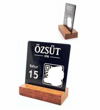 YİYECEK VE İÇECEK SEKTÖRÜ İÇİN MASADA QR'LI MENÜ DİZAYNI